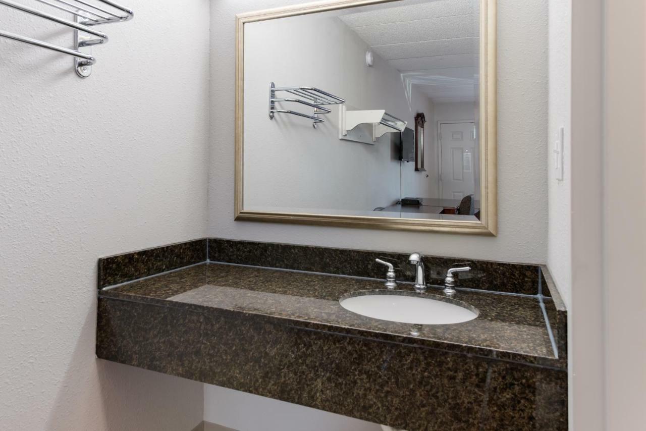 Americas Best Value Inn Columbus Esterno foto