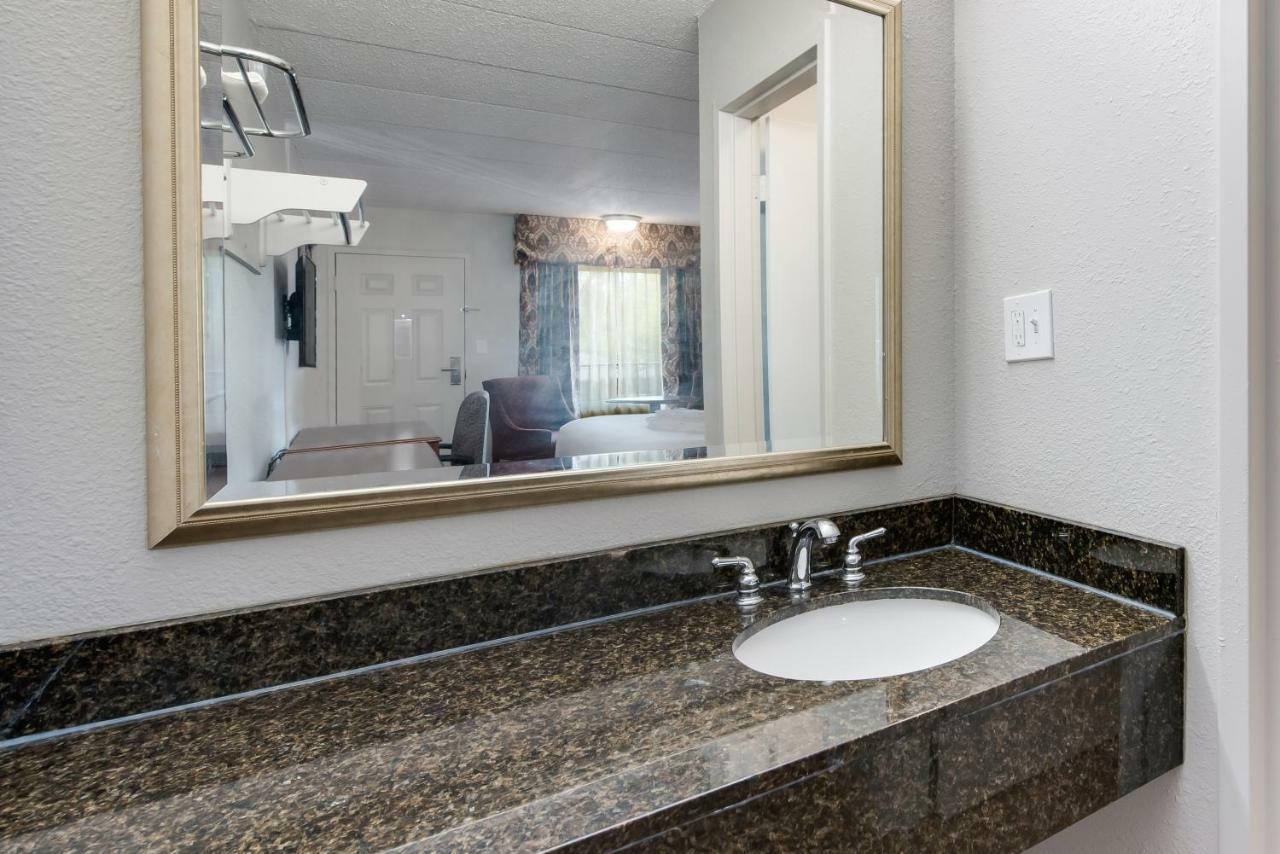 Americas Best Value Inn Columbus Esterno foto