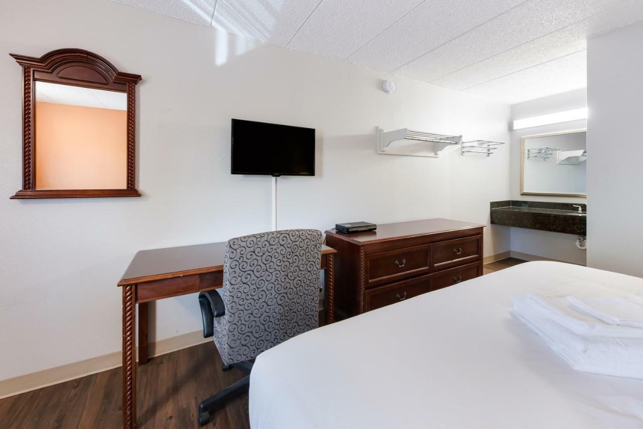 Americas Best Value Inn Columbus Esterno foto